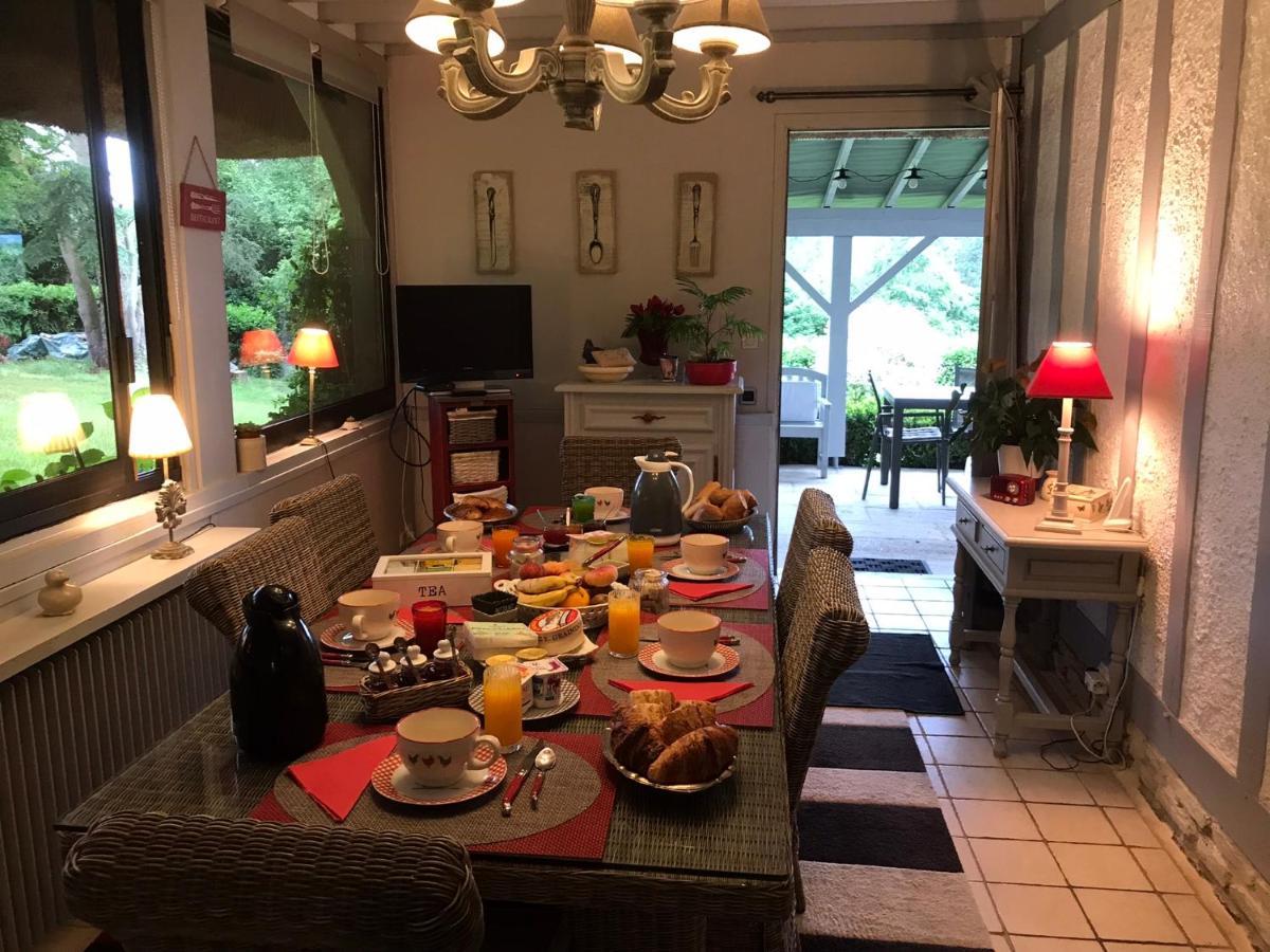 Les Chaumieres Du Pays D'Auge Bed and Breakfast Le Breuil-en-Auge Eksteriør billede